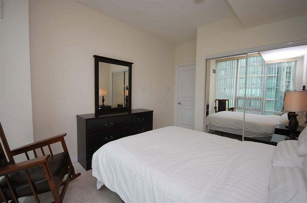 Whitehall Suites - Mississauga Furnished Apartments Luaran gambar