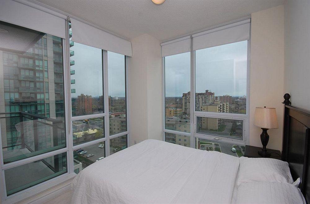 Whitehall Suites - Mississauga Furnished Apartments Luaran gambar