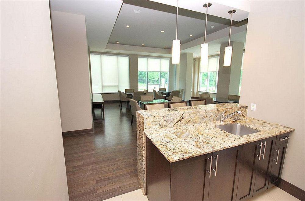 Whitehall Suites - Mississauga Furnished Apartments Luaran gambar