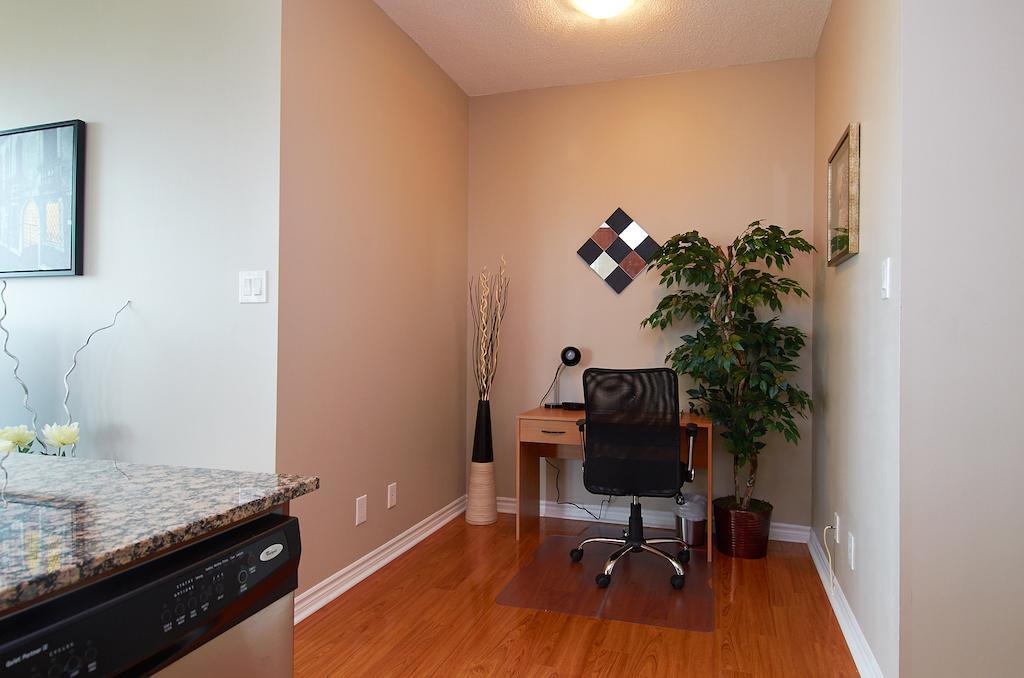 Whitehall Suites - Mississauga Furnished Apartments Luaran gambar